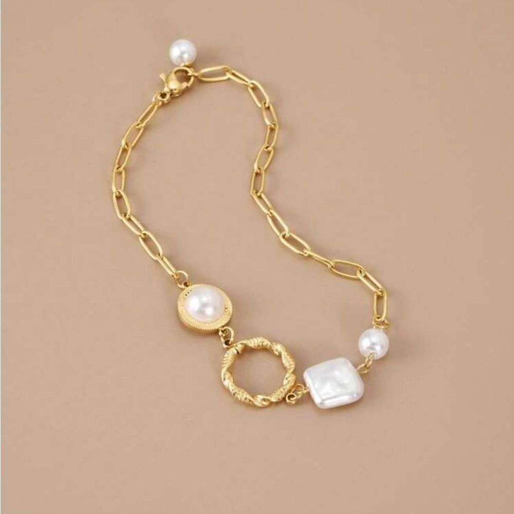 Vintage pearl bracelet M1084
